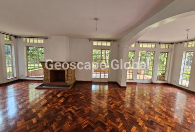 5 Bed House with En Suite in Rosslyn - 3