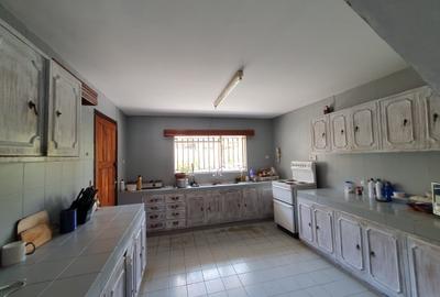 4 Bed House with En Suite at 2Nd Parklands Avenue - 4