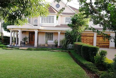 5 Bed House with En Suite in Runda