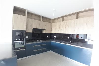 1 Bed Apartment with En Suite at Lavington - 4