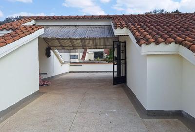 4 Bed Townhouse with En Suite in Westlands Area