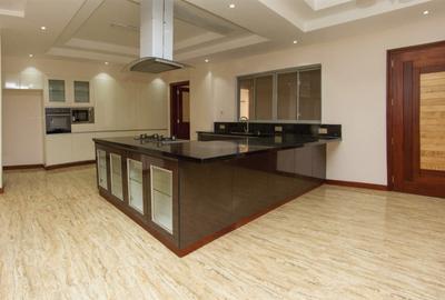 4 Bed Apartment with En Suite at Off Mwingi Road