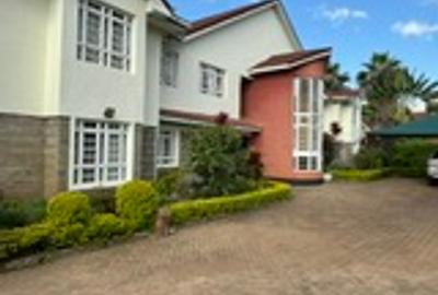 Serviced 2 Bed Apartment with En Suite in Runda - 3