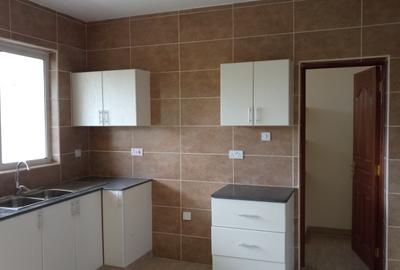 3 Bed Apartment with En Suite at City Park - 4