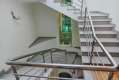 4 Bed Villa with En Suite in Riverside - 3