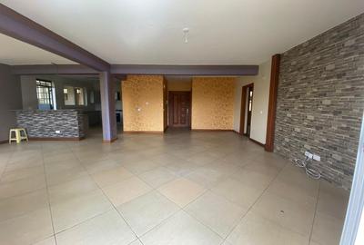 4 Bed Apartment with En Suite in Parklands
