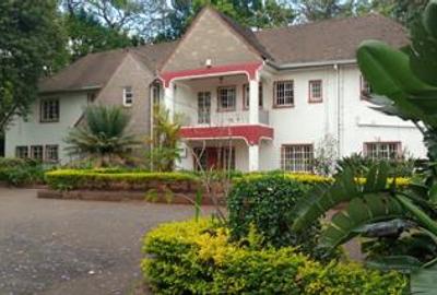 5 Bed House with En Suite in Loresho