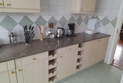 3 Bed Apartment with En Suite in Lavington - 2