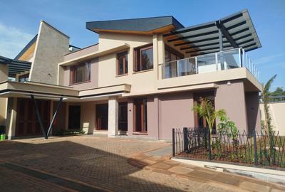 5 Bed House with En Suite in Runda - 4