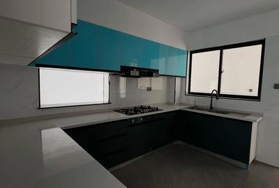 4 Bed Apartment with En Suite at Valley Arcade
