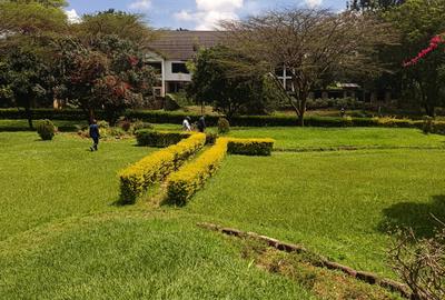 10 Bed House with En Suite in Karen - 4