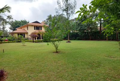 4 Bed House with En Suite at Acacia Drive - 3