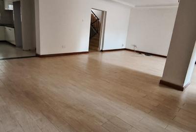 4 Bed Villa with En Suite at Parklands - 3