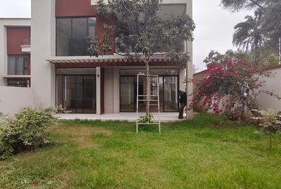 5 Bed Townhouse with En Suite at Lavington Green