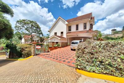 4 Bed Townhouse with En Suite at Rossylin Lone Tree - 4