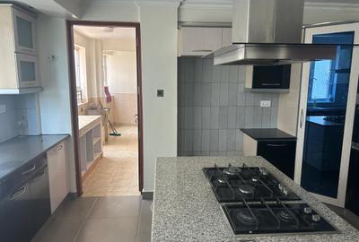 3 Bed Apartment with En Suite in Riverside