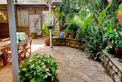 3 Bed House with En Suite at Kyuna - 2