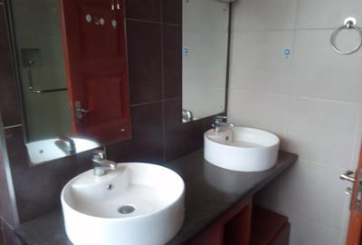 4 Bed Townhouse with En Suite in Garden Estate