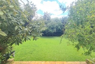 6 Bed House with En Suite at Lavington - 3