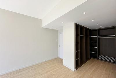 5 Bed House with En Suite at Kyuna - 4