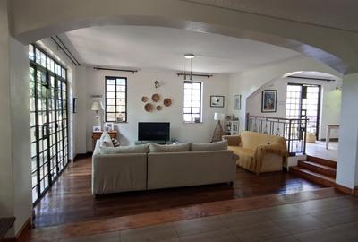 5 Bed Townhouse with En Suite in Kyuna - 4