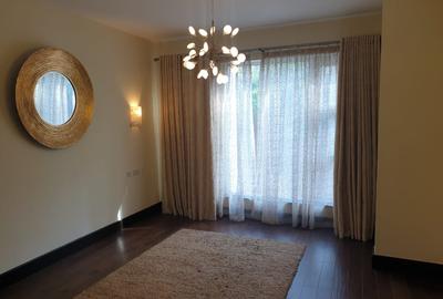 Furnished 4 Bed Apartment with En Suite in Spring Valley