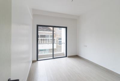 1 Bed Apartment with Swimming Pool in Kilimani - 2