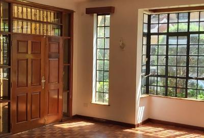 5 Bed Townhouse with En Suite in Kileleshwa