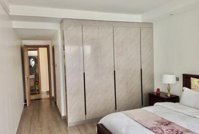 3 Bed Apartment with En Suite in Riverside