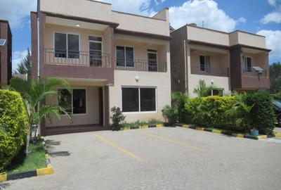 4 Bed Townhouse with En Suite at Syokimau