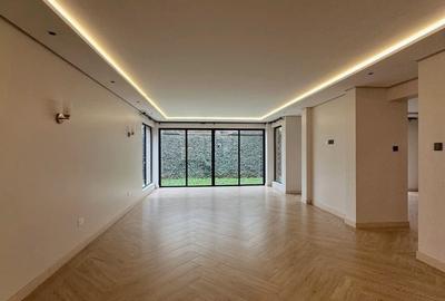 5 Bed Townhouse with En Suite in Lavington - 2