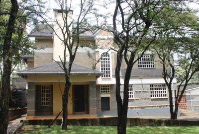 4 Bed House with En Suite at Rimpa - Road - 2