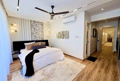 3 Bed Apartment with En Suite at Links Road - 3