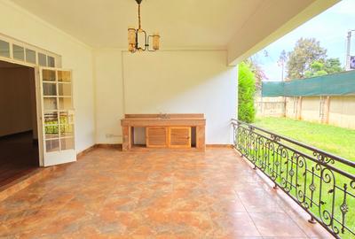 5 Bed Townhouse with En Suite at Lavington Green - 4