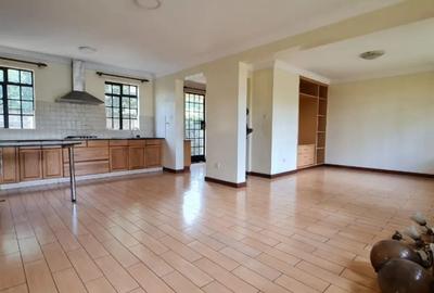 3 Bed House with En Suite in Lavington