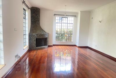 4 Bed Townhouse with En Suite in Westlands Area