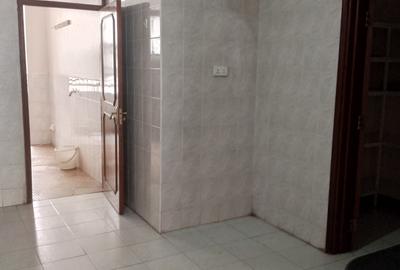 4 Bed Apartment with En Suite in Rhapta Road