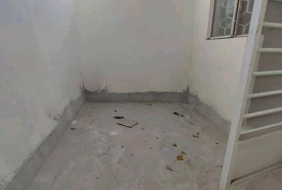 1 Bed House with En Suite in Lavington - 3