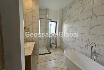 Furnished 3 Bed Apartment with En Suite in Rosslyn - 4