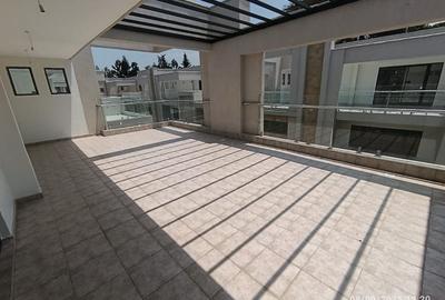 5 Bed Townhouse with En Suite in Lavington - 3