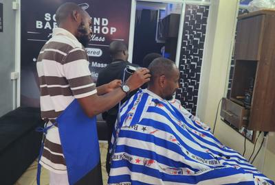 Furnished Shop with Parking in South C - 2