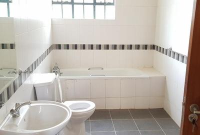 4 Bed Townhouse with En Suite in Lavington