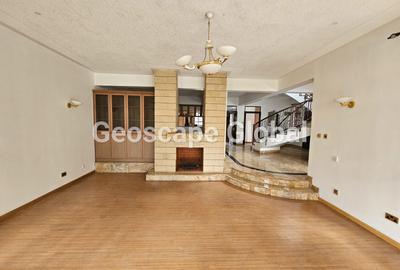 5 Bed Townhouse with En Suite in Lavington