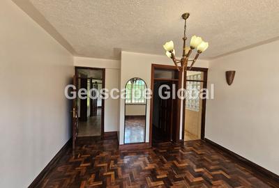 5 Bed House with En Suite in Runda