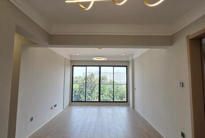 2 Bed Apartment with En Suite in Lavington