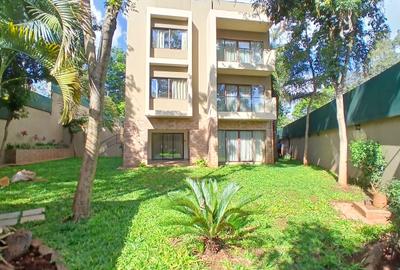 5 Bed Townhouse with En Suite at Lavington - 2