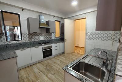 3 Bed Apartment with En Suite in Parklands - 3
