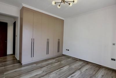 Serviced 2 Bed Apartment with En Suite at Brookside Area - 2