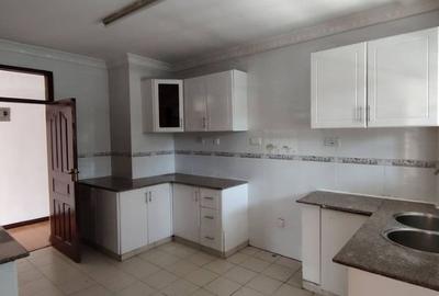 3 Bed Apartment with En Suite in Kileleshwa