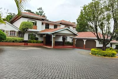 4 Bed House with En Suite at Rosslyn - 4